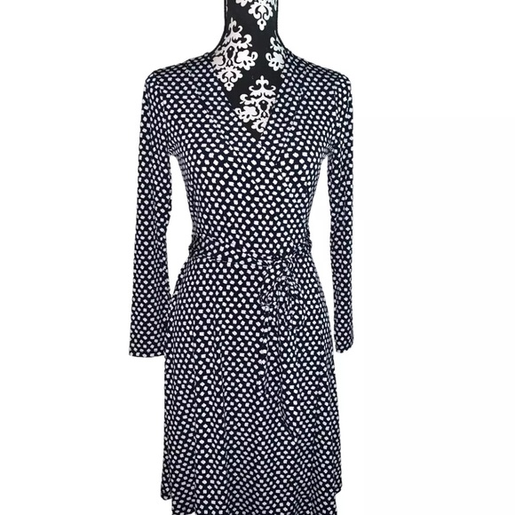 Banana Republic Dresses & Skirts - NWT. Banana Republic Knit Wrap Dress
